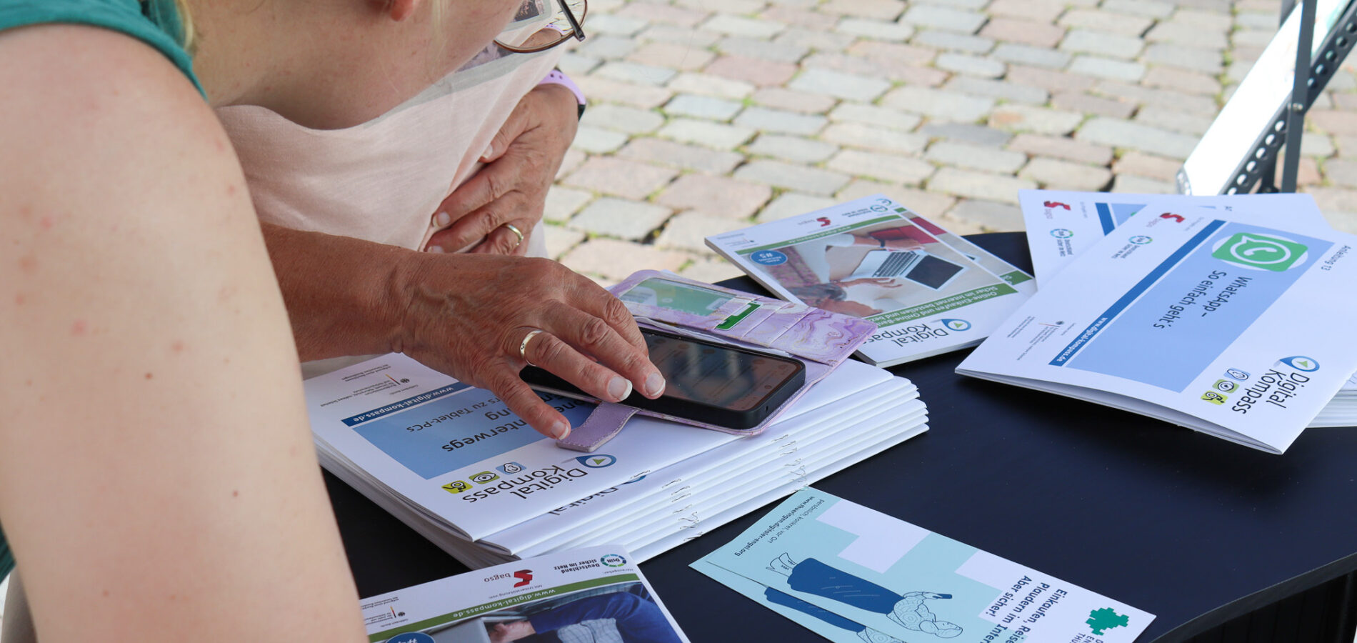 Schulung am Stand des Digitalen Engels